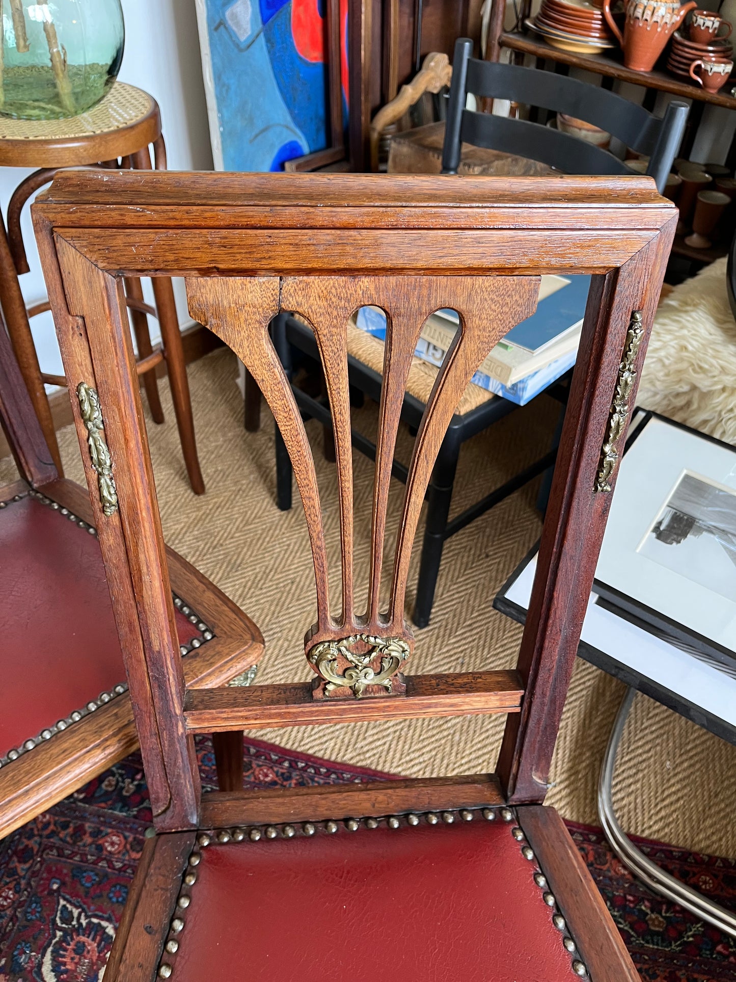 Chaises vintage bois et similicuir rouge