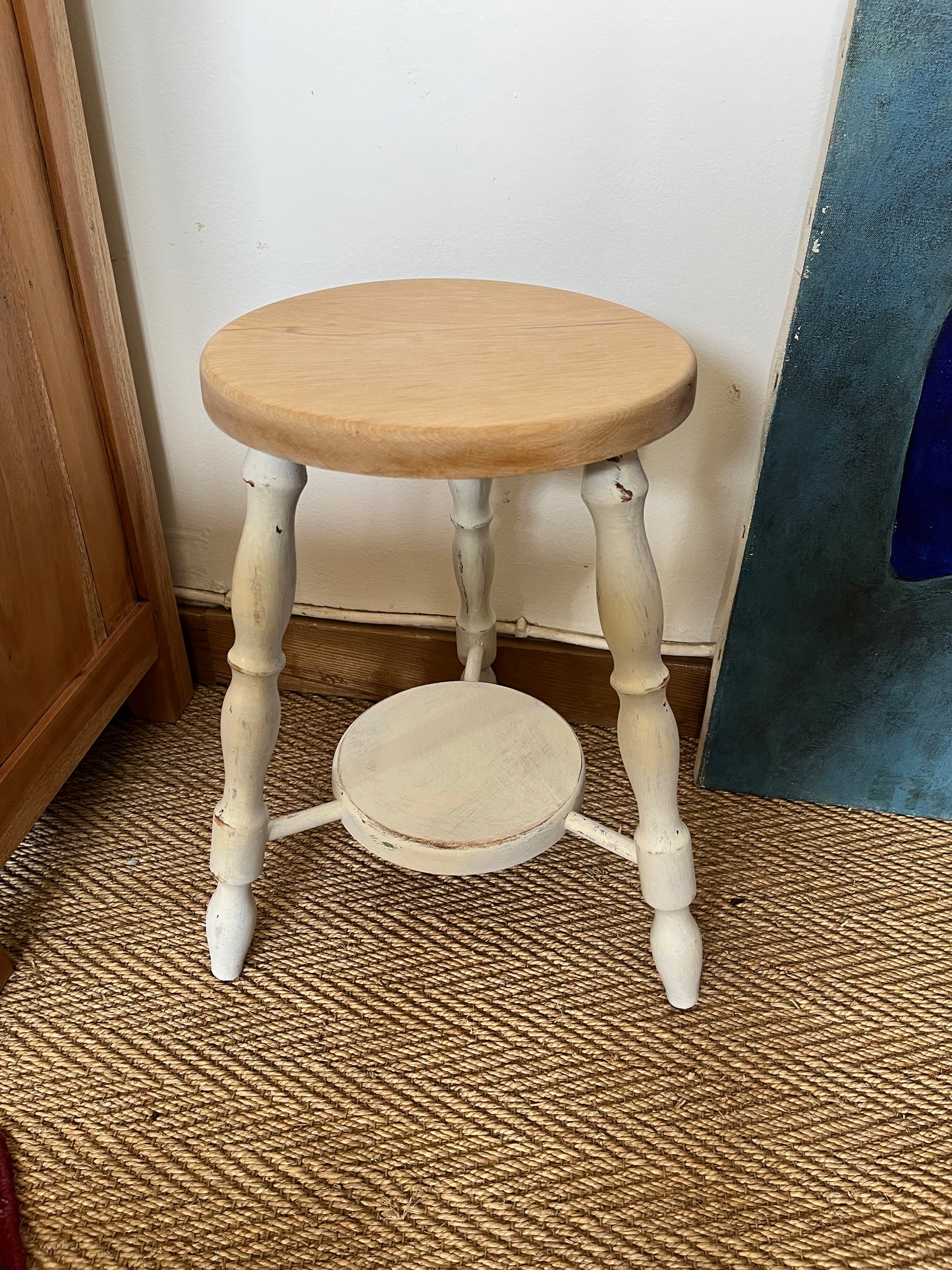 Tabouret en bois tourné