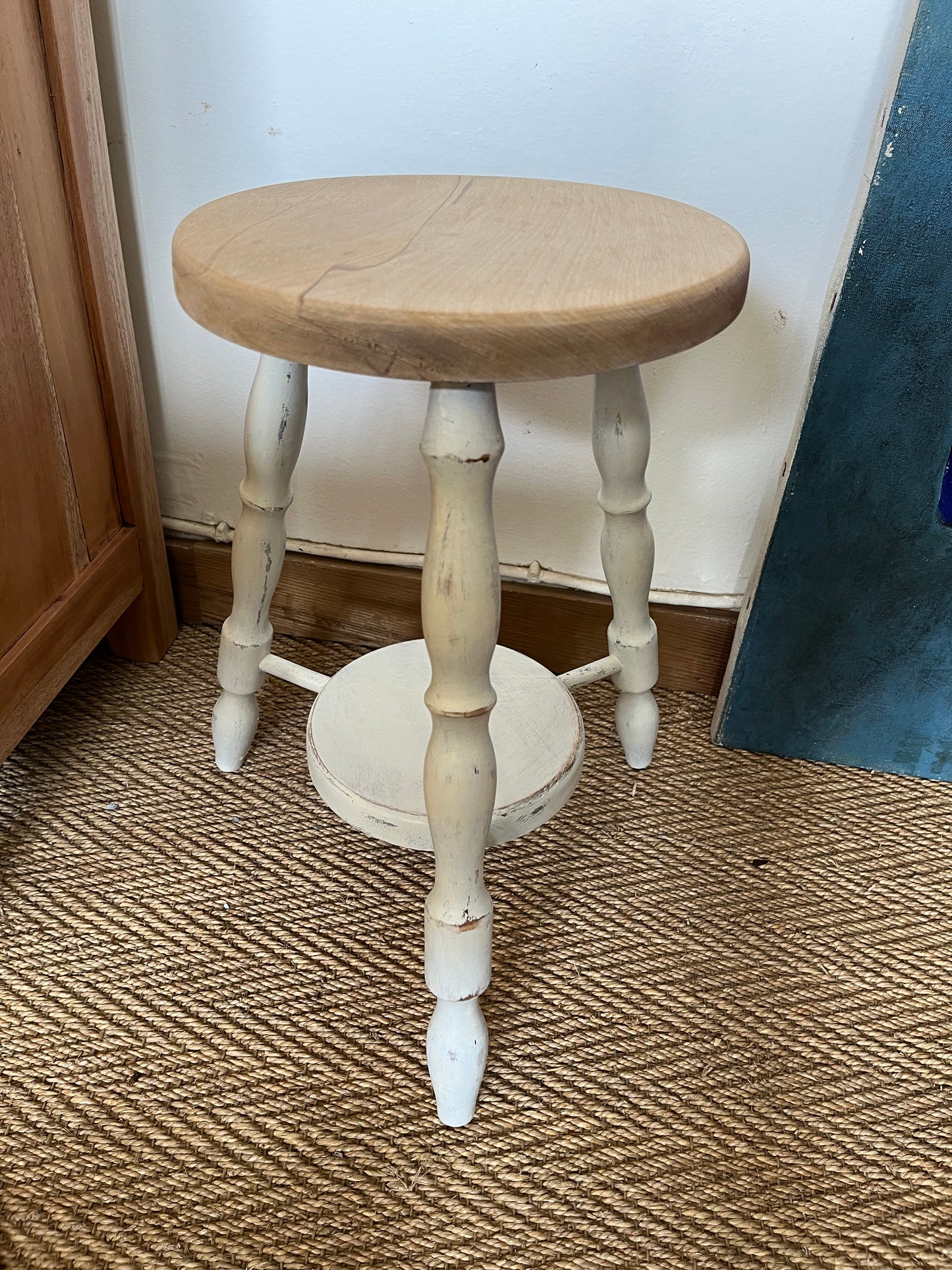 Tabouret en bois tourné