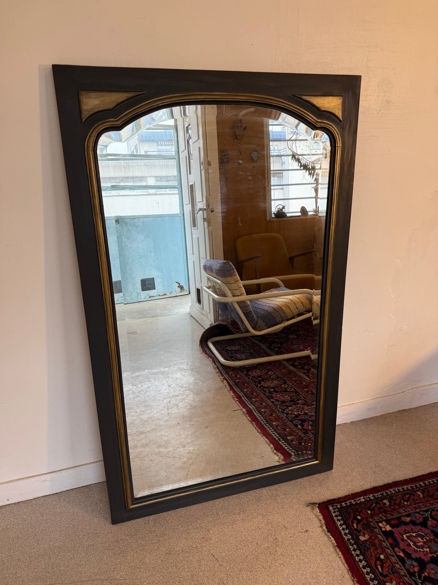 Miroir vintage glace biseautée en bois noir et doré