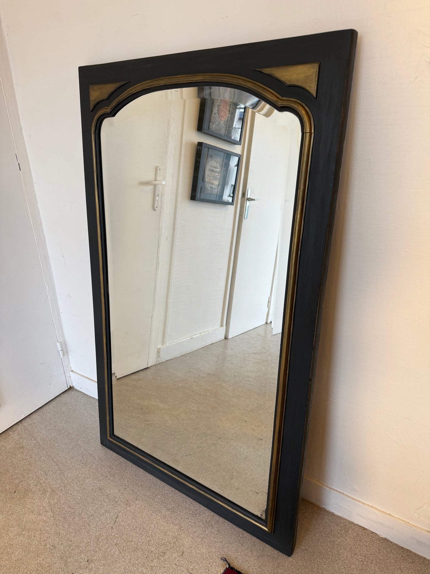 Miroir vintage glace biseautée en bois noir et doré