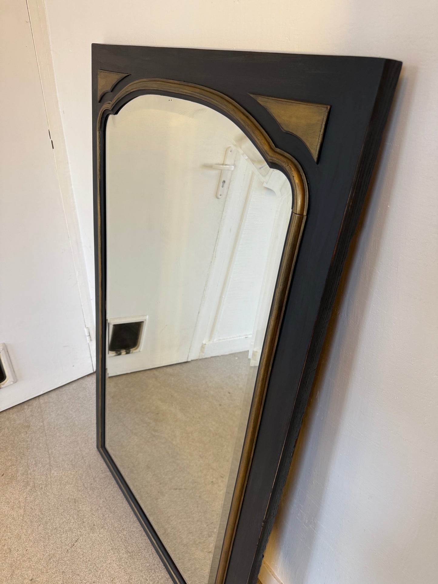 Miroir vintage glace biseautée en bois noir et doré