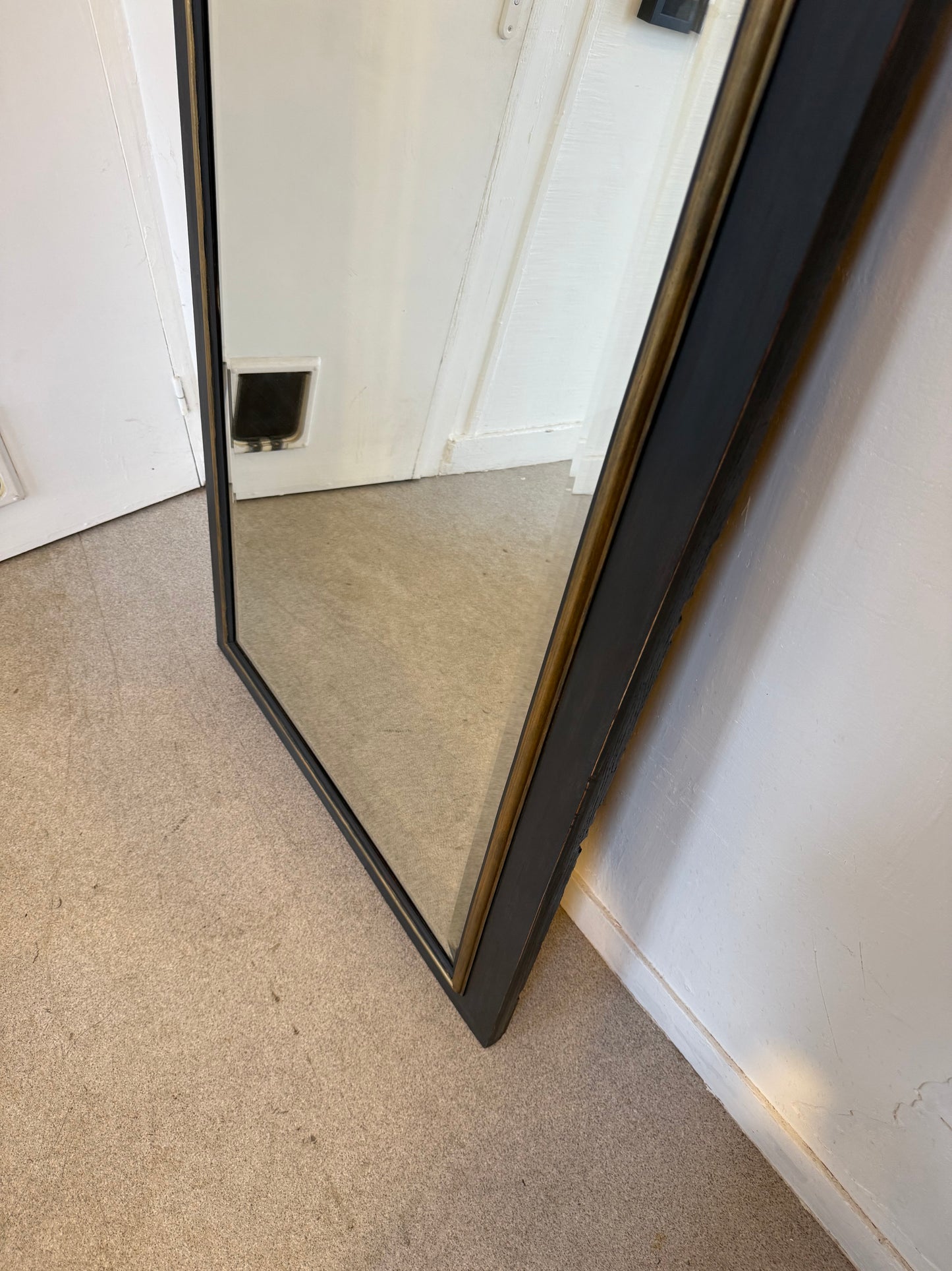 Miroir vintage glace biseautée en bois noir et doré