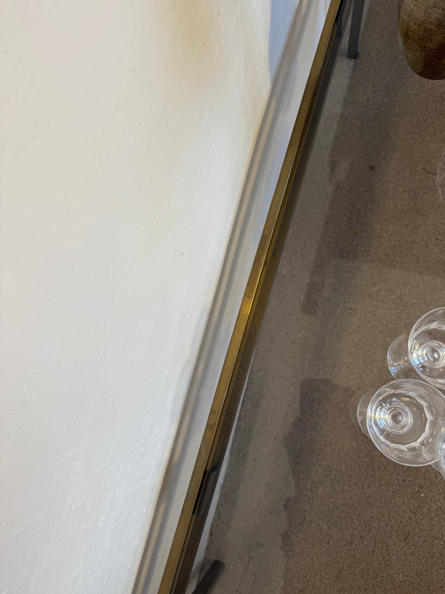 Table basse vintage laiton doré et verre fumé