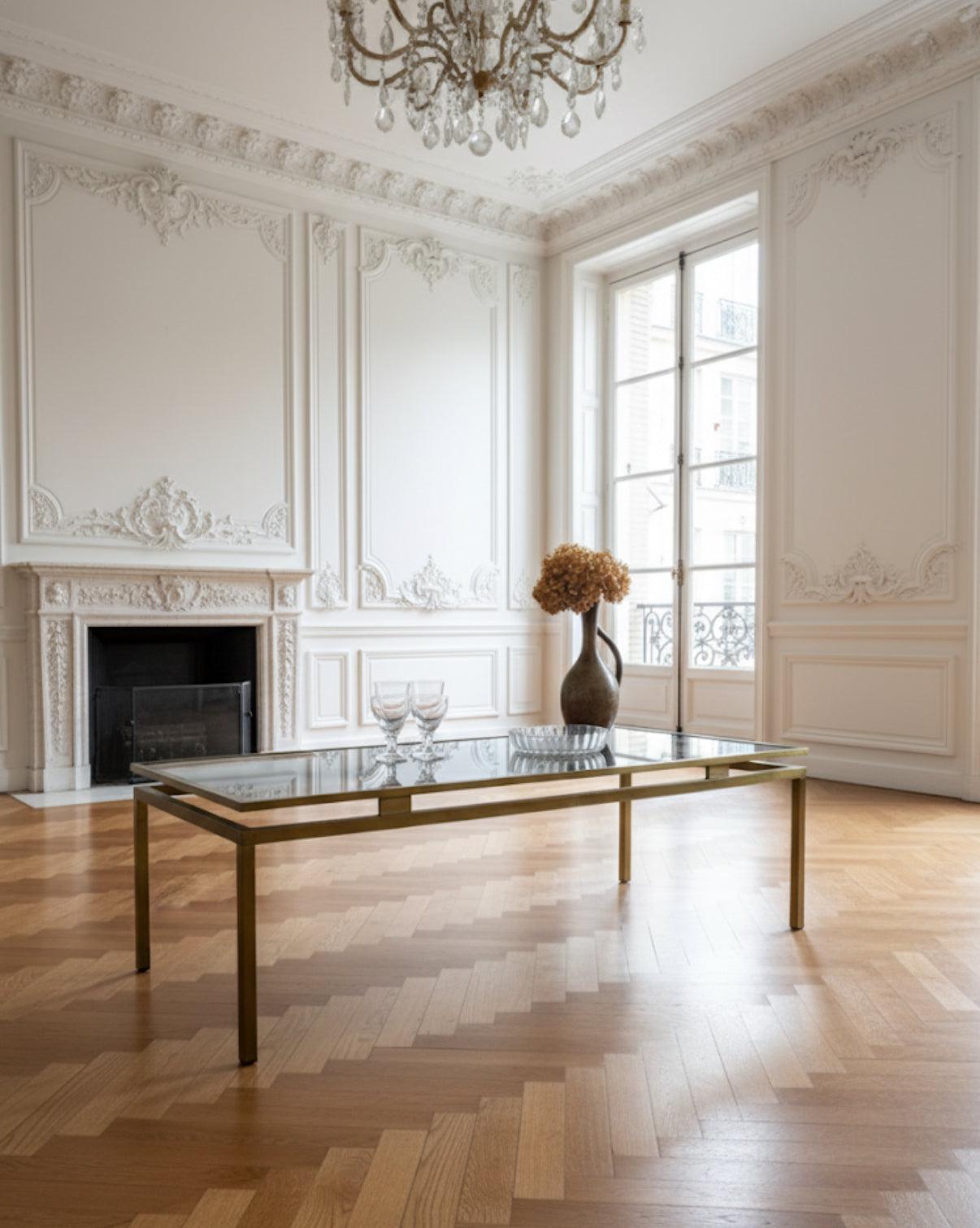 Table basse vintage laiton doré et verre fumé