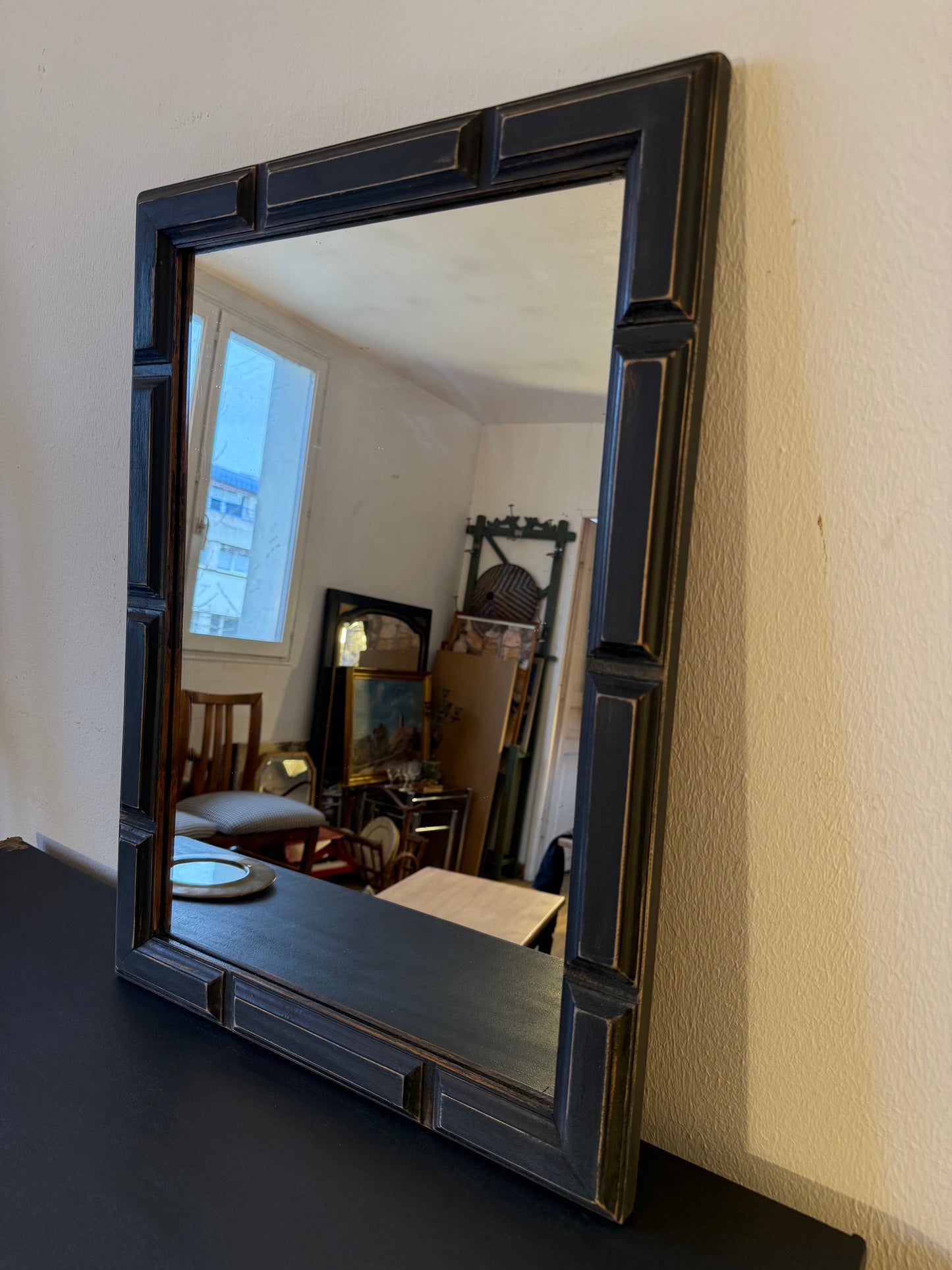 Miroir rectangulaire noir patiné en bois