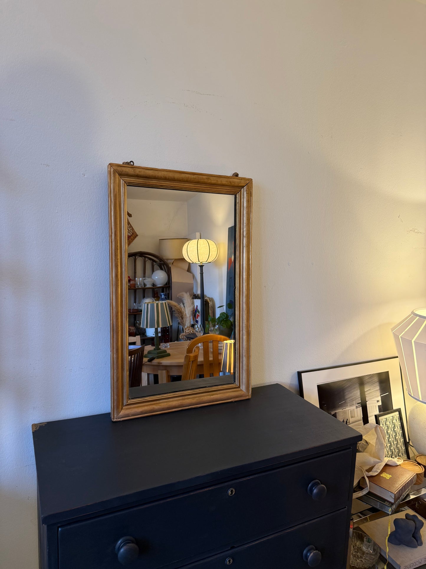 Miroir ancien en bois rectangulaire doré