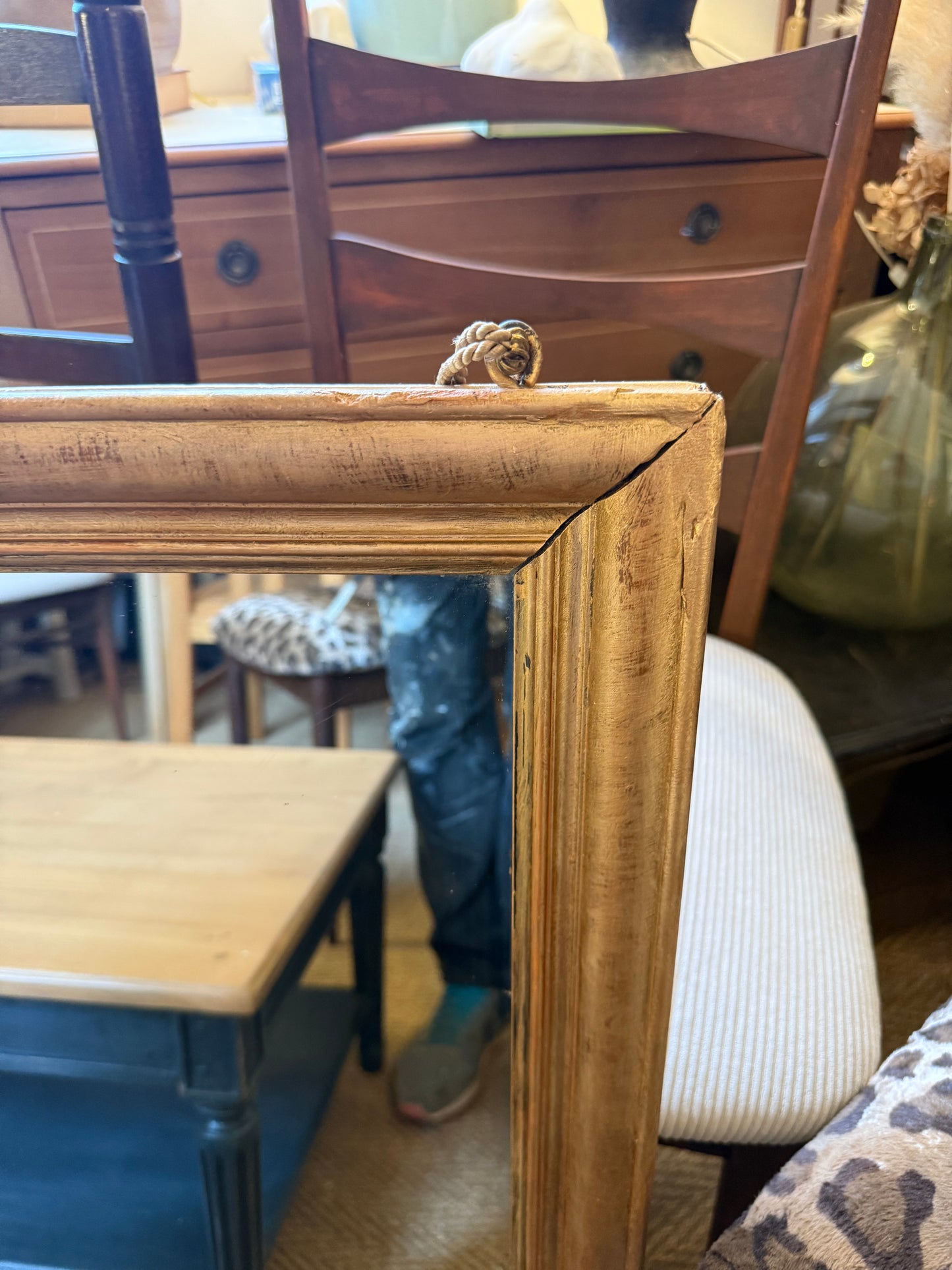 Miroir ancien en bois rectangulaire doré