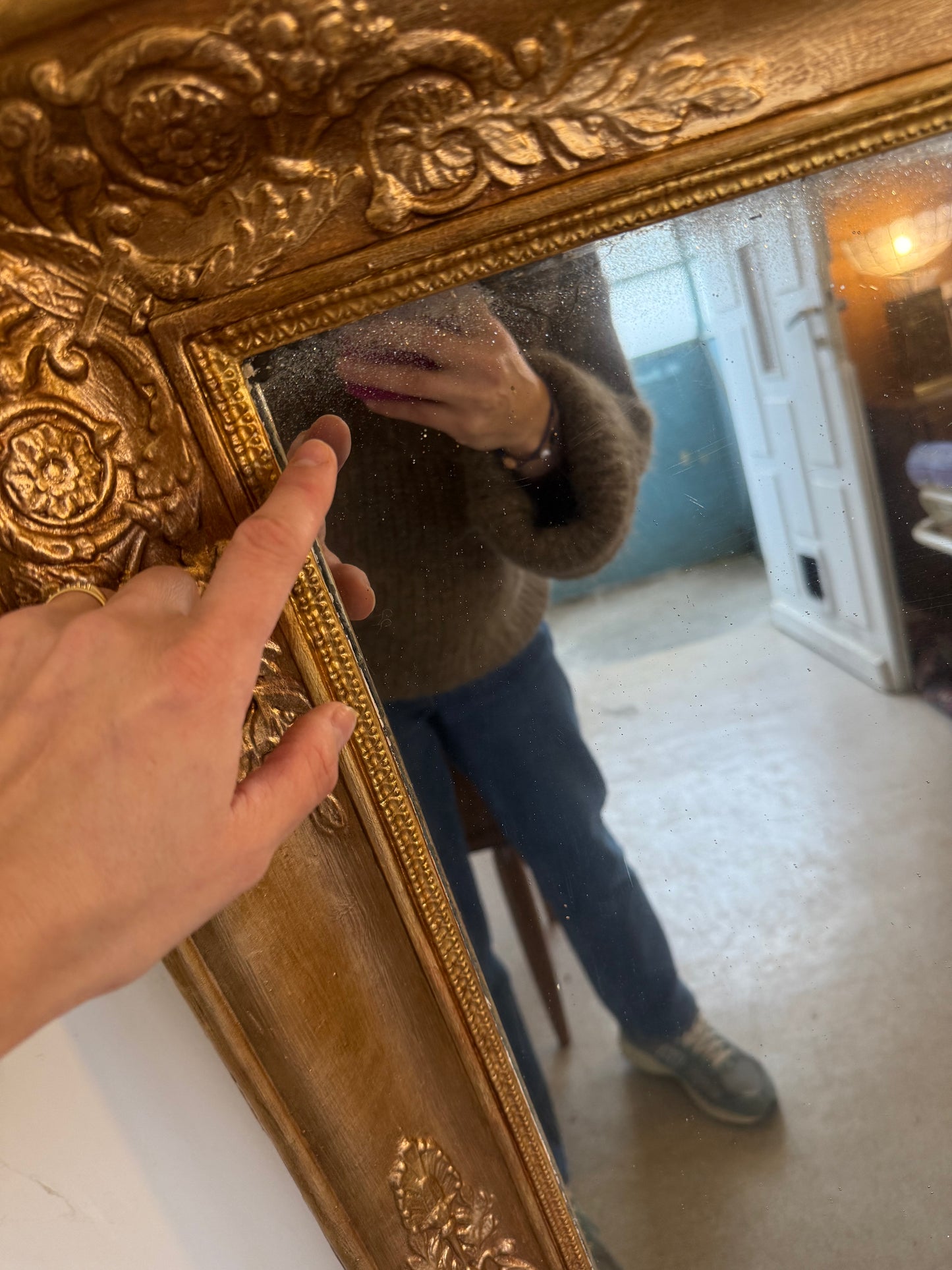 Grand miroir rectangulaire doré ancien