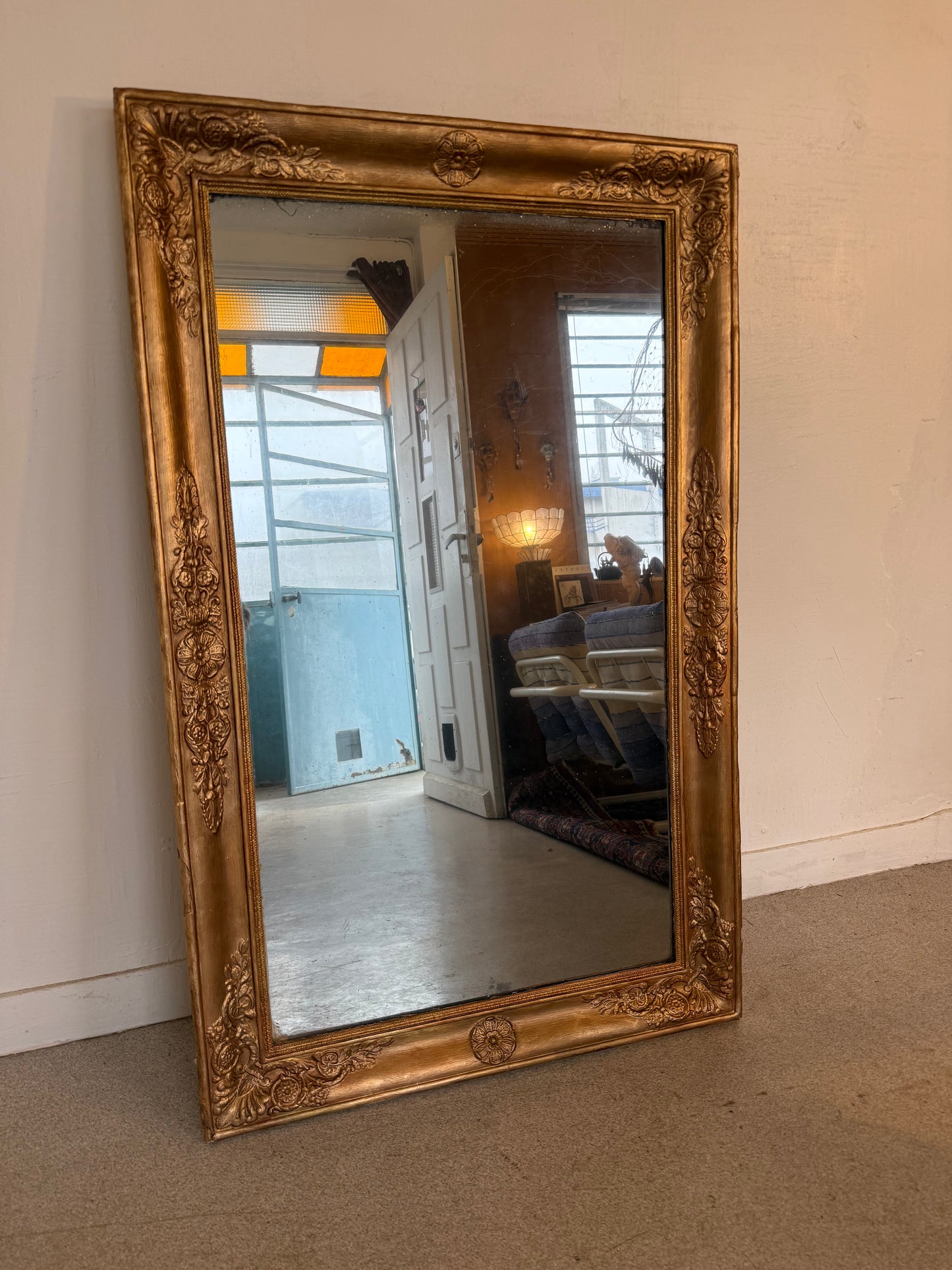 Grand miroir rectangulaire doré ancien
