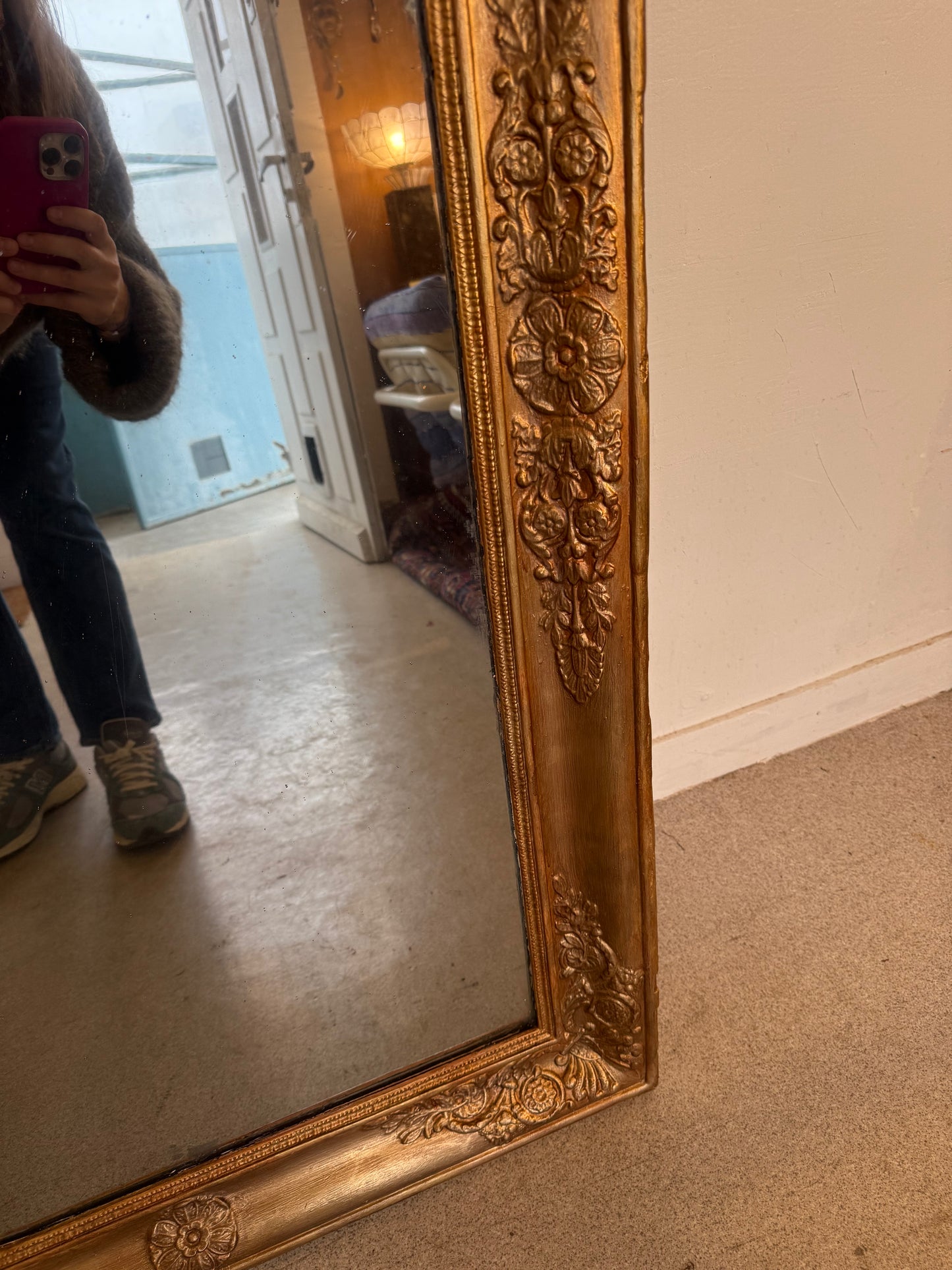 Grand miroir rectangulaire doré ancien