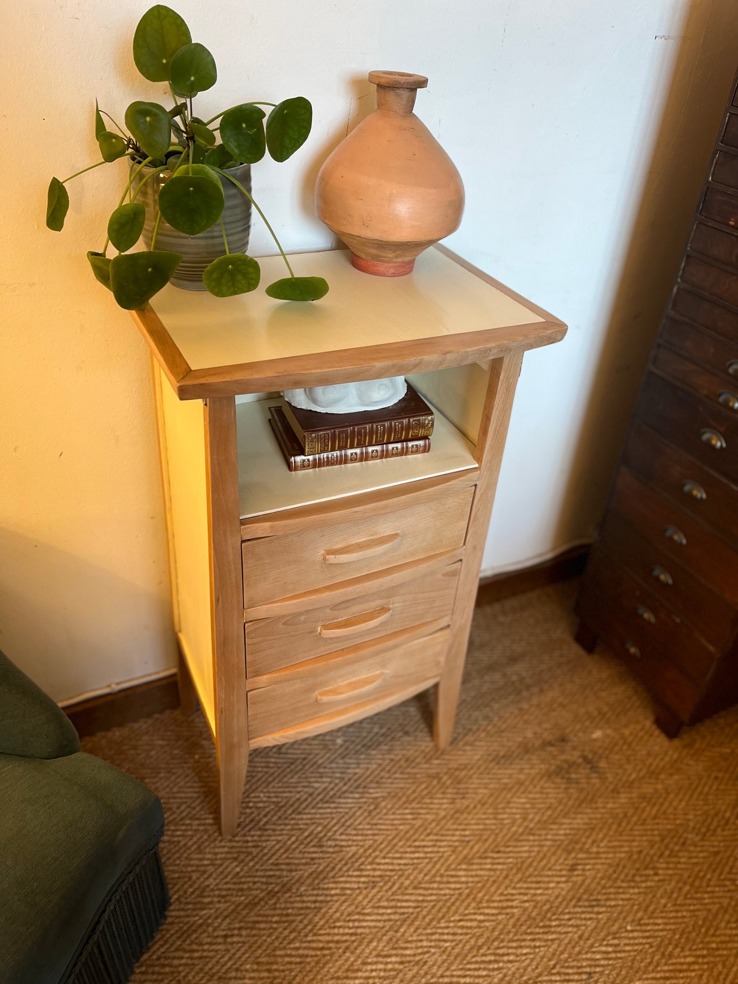 Chiffonnier vintage en bois restauré