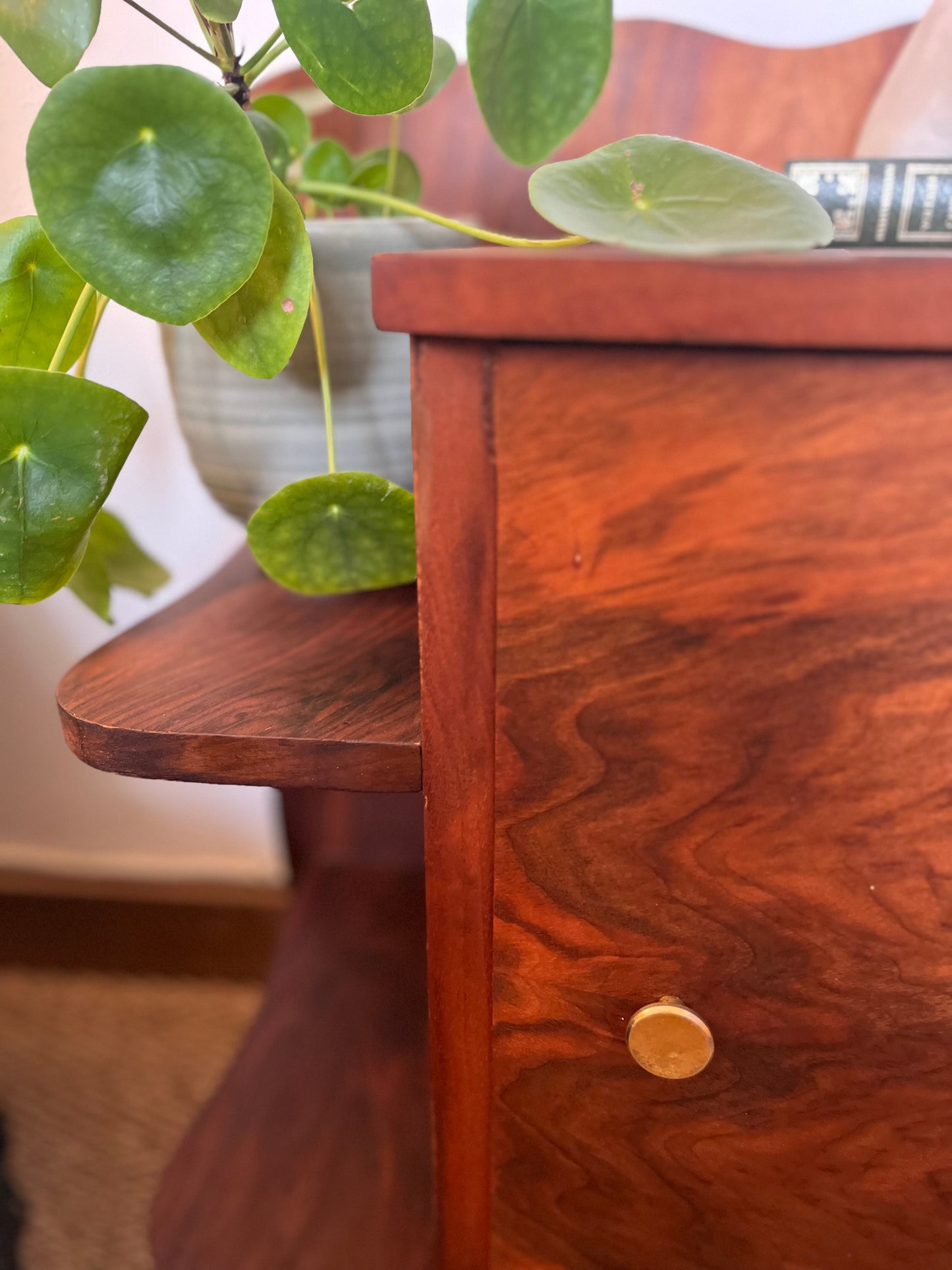 Chevet table d'appoint art déco placage en loupe